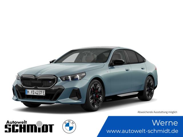 BMW i5 M60 xDrive / NP= 117.650,- / Panorama / AHK /