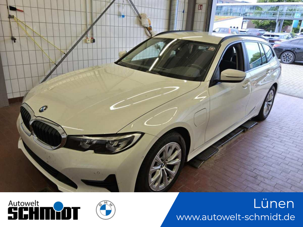 BMW 330e Touring Advantage + GARANTIE - EXPORT-19%