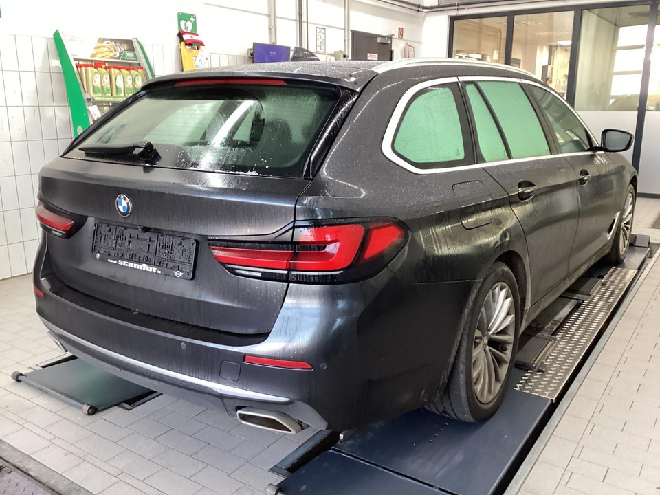 BMW 520d xDrive Touring Luxury Line + GARANTIE