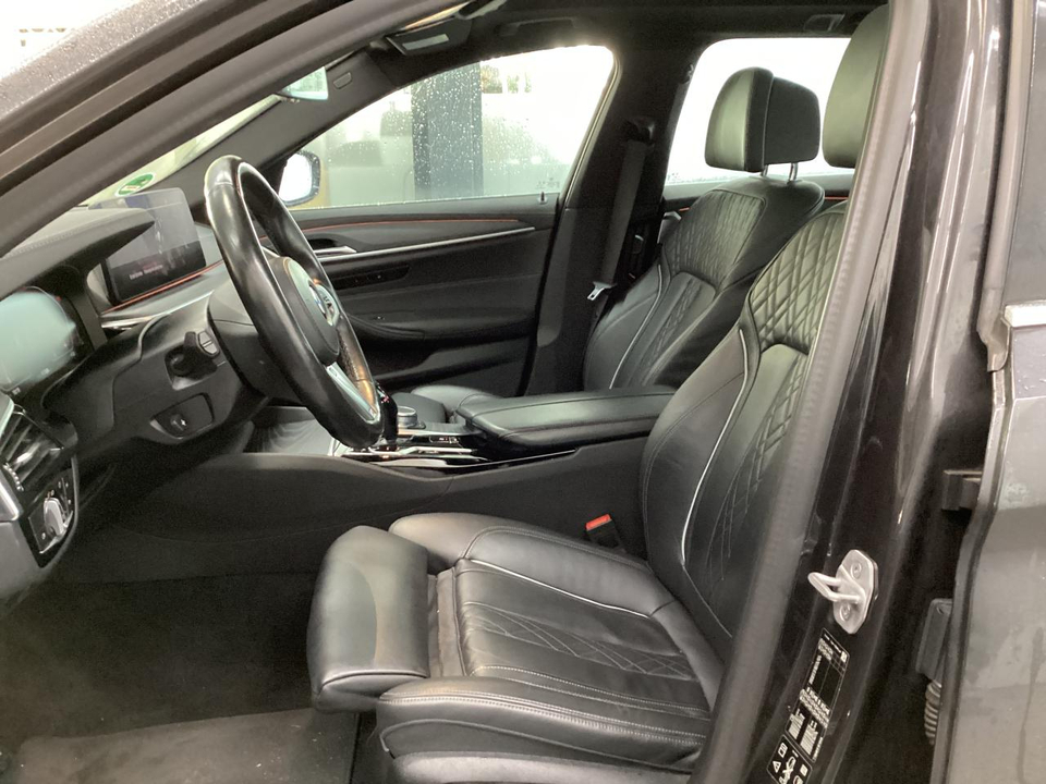 BMW 520d xDrive Touring Luxury Line + GARANTIE