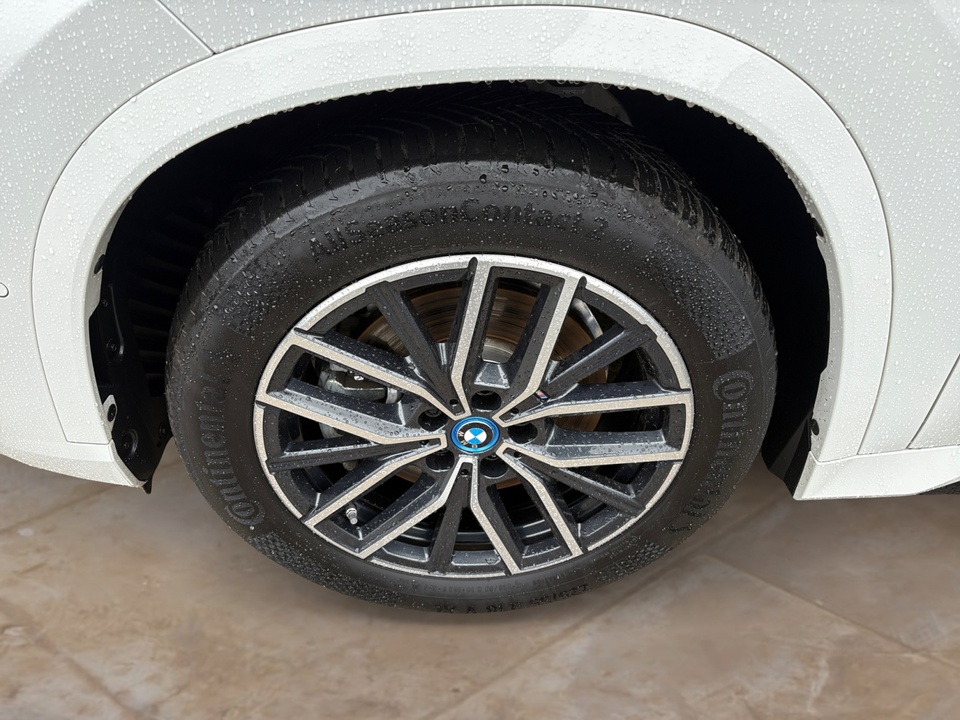 BMW iX1 xDrive30 M Sportpaket + GARANTIE-bis-09.2028