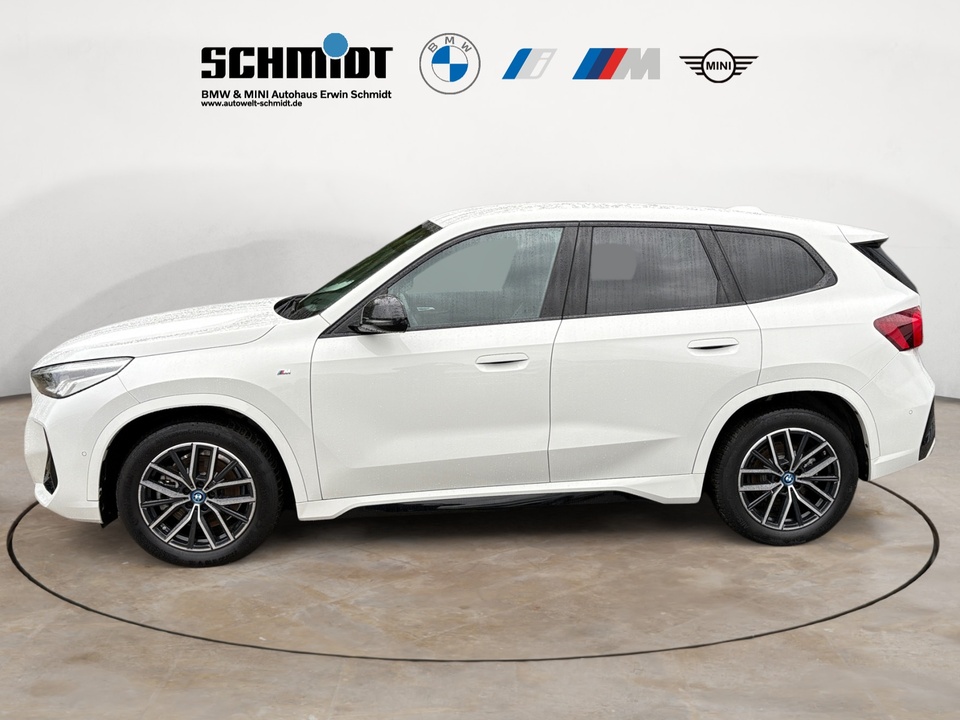 BMW iX1 xDrive30 M Sportpaket + GARANTIE-bis-09.2028