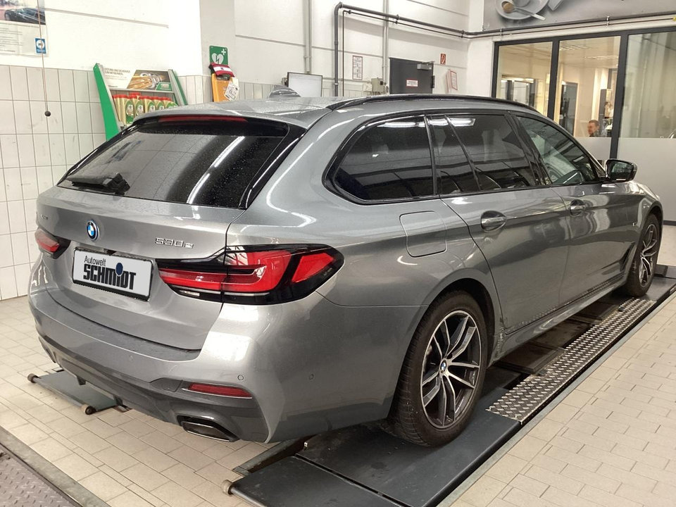 BMW 530e xDrive Touring M Sport + 2J-BPS.-GARANTIE