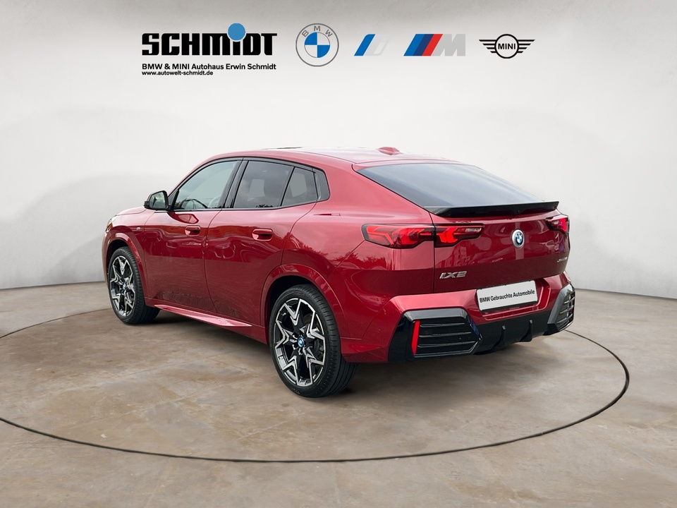 BMW ix2 xDrive30 M Sport / NP= 72.690,- / AHK / Head