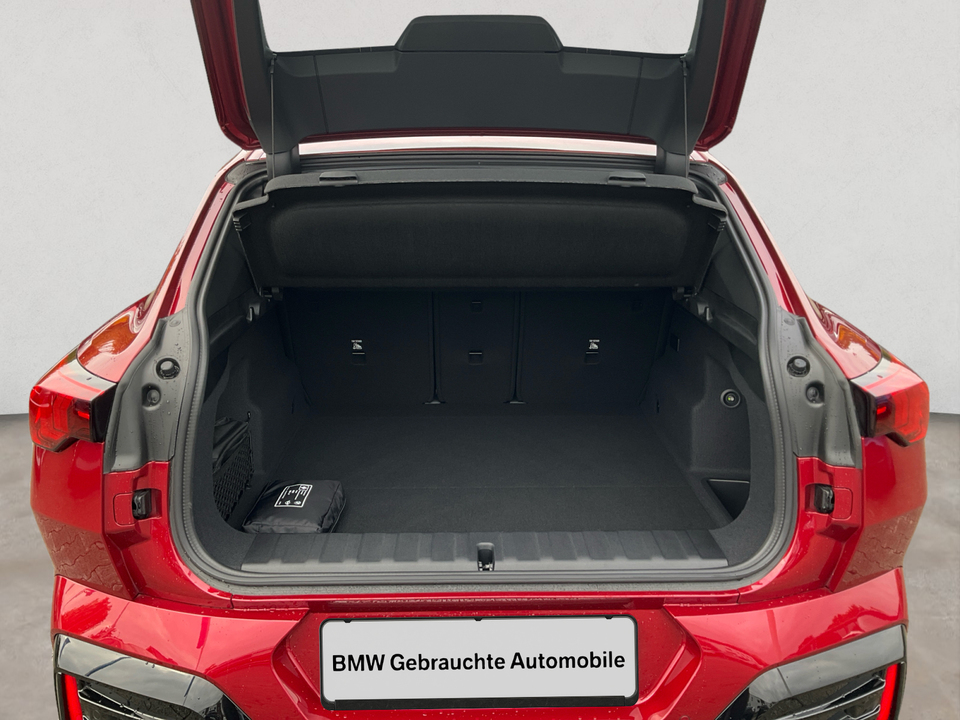 BMW ix2 xDrive30 M Sport / NP= 72.690,- / AHK / Head