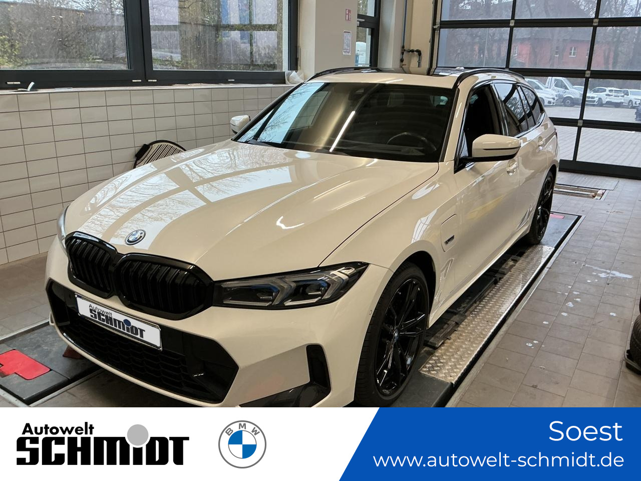 BMW 330e xDrive Touring M Sport +2J-BPS.-GARANTIE