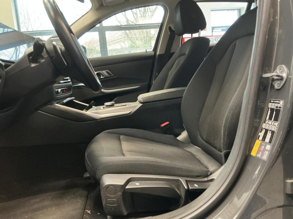 BMW 320e xDrive Touring + 2Jahre-BPS.-GARANTIE