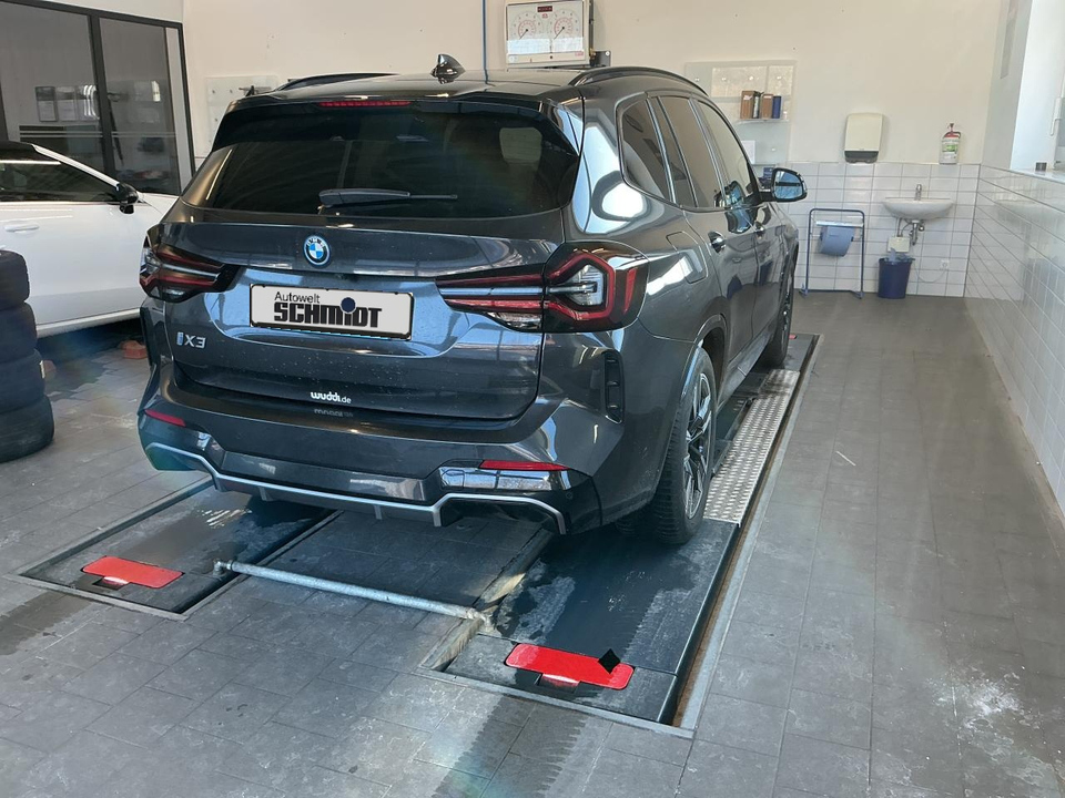 BMW ix3 iX3 INSPIRING EDC Klimaaut. AHK Sportsitze