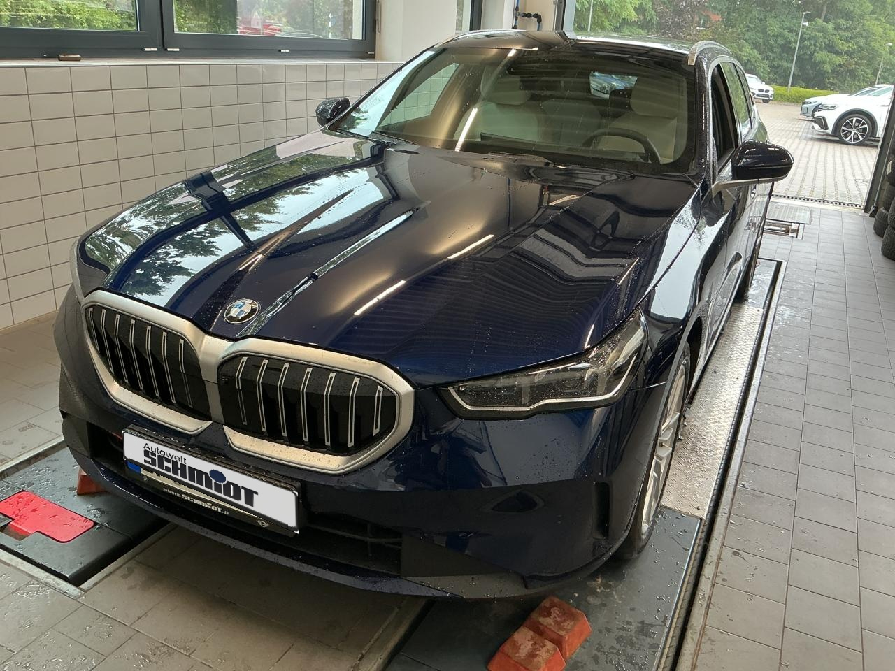 BMW 520i Touring + GARANTIE-bis-03.2031