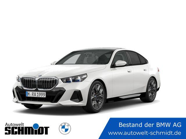BMW 520i Navi Tempom.aktiv Panoramadach Bluetooth PDC MP3 Schn.