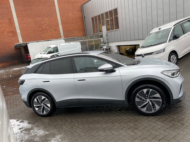 Volkswagen ID.4 Pro 210 kW AHK ACC SideAssist Wärmep. 19Zoll IQ-Light