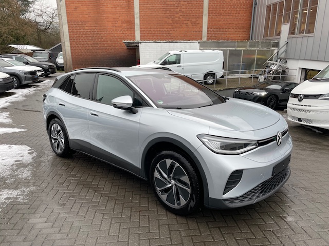 Volkswagen ID.4 Pro 210 kW AHK ACC SideAssist Wärmep. 19Zoll IQ-Light
