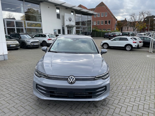 Volkswagen Golf VIII 1.5TSi Life NaviMedia ACC LED Sitzheiz. Alu Parkpilot