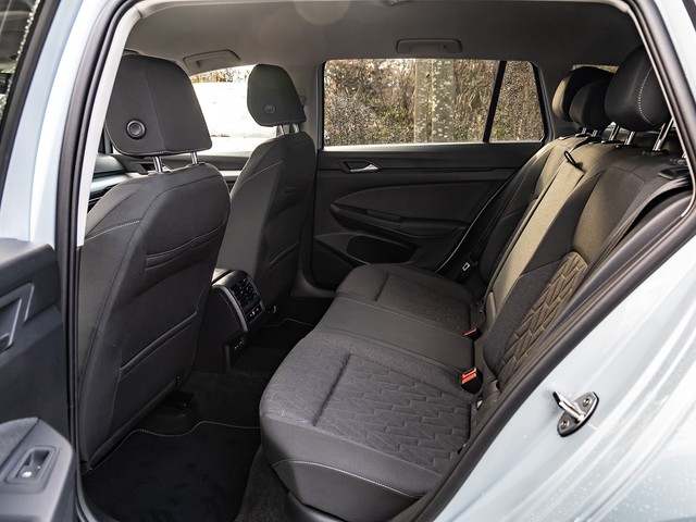 Volkswagen Golf VIII Variant 1.5TSi Life AHK ACC NaviMedia LED Sitzheiz. Parkpilot