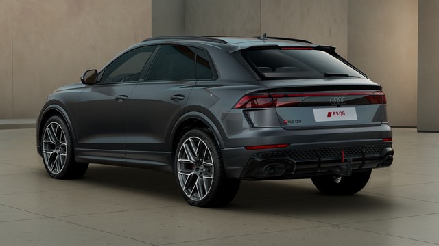 Audi RS Q8 Performance 305km/h Laserlicht Pano AHK HuD LM23