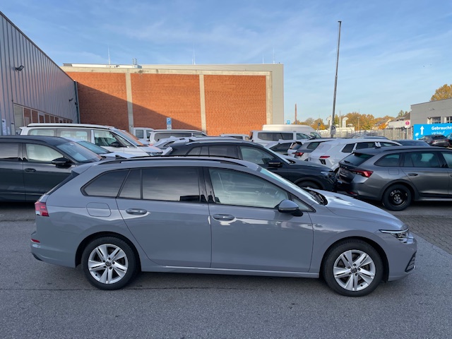 Volkswagen Golf VIII Variant 2.0TDi Life AHK R-Kamera Navi ACC LED Sitzheiz, Parkpilot