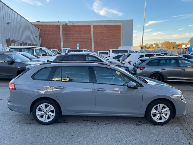 Volkswagen Golf VIII Variant Life AHK R-Kamera Navi Head-up-Display ACC