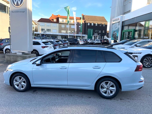 Volkswagen Golf VIII Variant 1.5TSi Life AHK R-Kamera ACC LED Sitzheiz. Alu Parkpilot