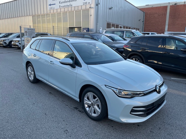 Volkswagen Golf VIII Variant 1.5TSi Life AHK R-Kamera ACC LED Sitzheiz. Alu Parkpilot