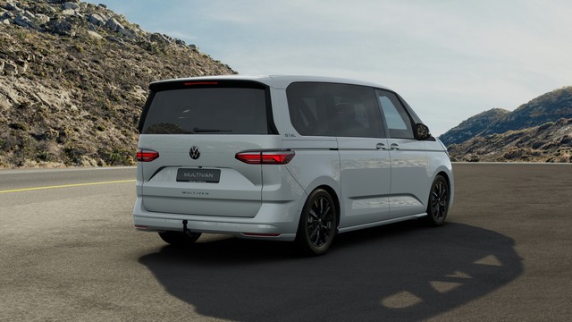 Volkswagen T7 Multivan "GOAL" 2,0 l TDI 7-Gang-DSG STANDHZG-GJR-7-SITZER-LM18