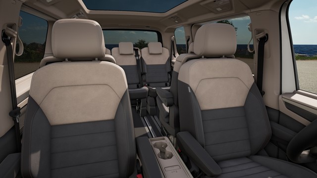 Volkswagen T7 Multivan "GOAL" 2,0 l TDI 7-Gang-DSG STANDHZG-GJR-7-SITZER-LM18