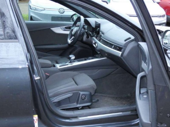 Audi A4 Avant 35 TDI Advanced Matrix LED Navi+ ACC Kamera Sports.