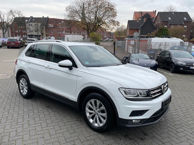 Volkswagen Tiguan 1.5TSi DSG Comfortline R-Kamera Navi ACC LED 17Zoll Sitzheiz.