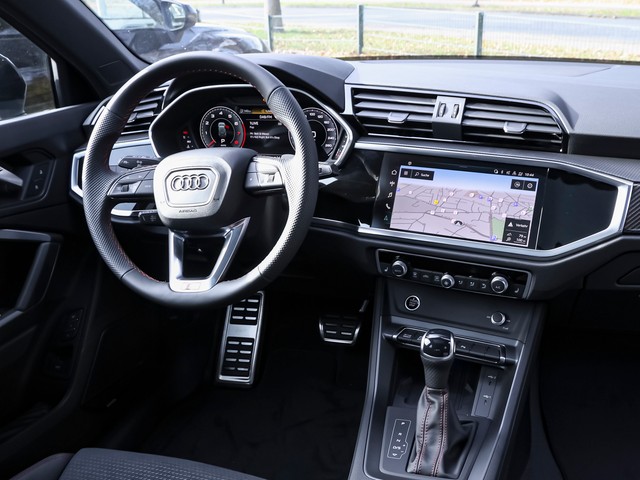 Audi Q3 40 TFSI quattro UPE 71.060,00 2 x S line Busin. ACC Matrix Navi AHK Pano Sthzg.