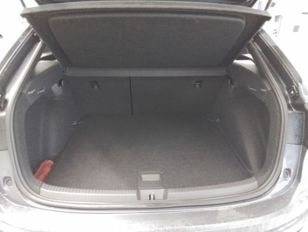 Volkswagen Taigo 1,0 TSI R-Line ACC Matrix Navi 17" Parkpilot