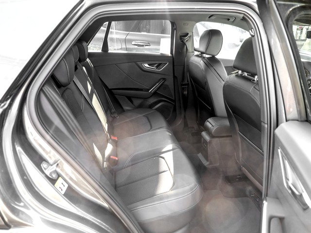 Audi Q2 35 35 TFSI S-TRONIC 2X S-LINE Pano, AHK, Kamera