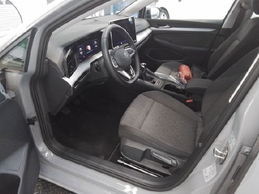 Volkswagen Golf VIII 1,5 TSI Life ACC NaviMedia Head-up SideAssist PDC. Parkpilot Alu