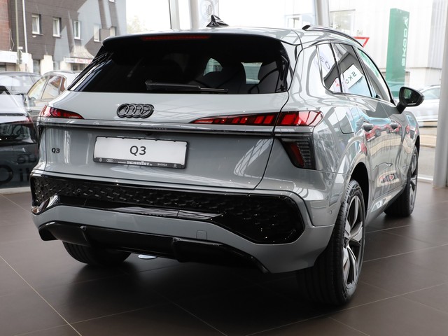 Audi Q3 SUV TFSI UPE 59.335,00 EUR 2x S line, SHZ, 3-Zonen Klima, LED