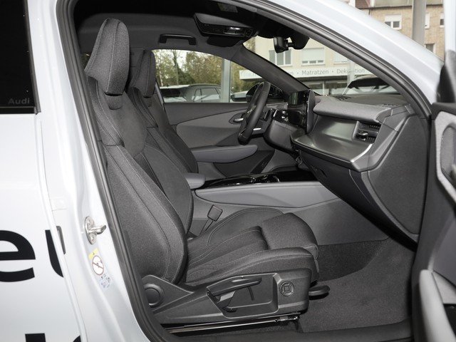 Audi Q3 SUV TFSI UPE 59.335,00 EUR 2x S line, SHZ, 3-Zonen Klima, LED