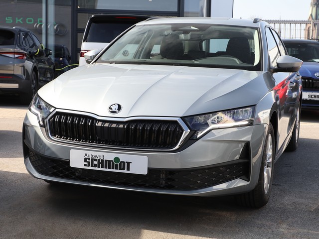 Skoda Octavia Combi Essence 1,5 eTSI DSG AHK Kamera SHZ LED GRA