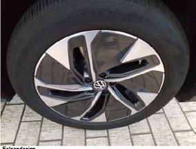 Volkswagen ID.5 Pro 210 kW SideAssist ACC Wärmep. Navi 19Zoll IQ-Light
