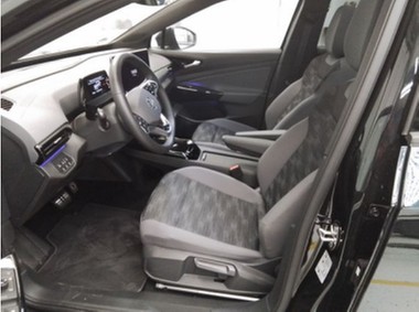 Volkswagen ID.4 Pure Panoramadach Wärmep. SideAssist ACC 19Zoll