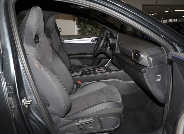 Cupra Leon Sportstourer 2.0 TSI 4Drive VZ Navi LED ACC LM19 Kamera