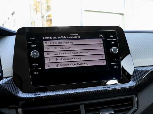Volkswagen T-Cross 1.0TSi DSG Life NaviMedia ACC LED Sitzheiz. Parkpilot Alu