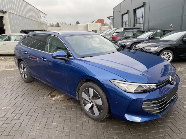 Volkswagen Passat Variant 1.5 eTSi DSG Business R-Kamera Navi 17Zoll elektr. Heckklappe ACC SideAssist