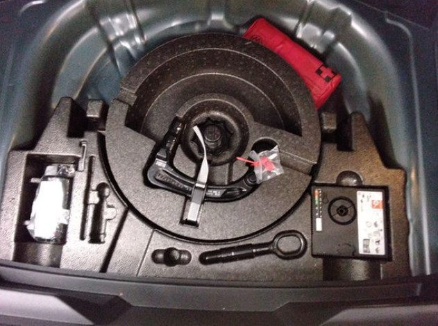 Volkswagen T-Roc 1,0 TSI Move AHK LED R-Kamera Navi 17"