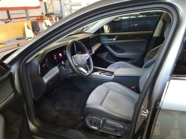 Volkswagen Passat Variant 1,5 eTSi DSG Business ACC R-Kamera elektr.Heckklappe DCC Navi 17" SideAssist