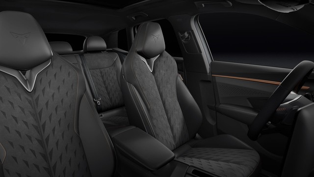 Cupra Terramar 4Drive VZ Pano HD Matrix HuD Sennheiser LM20 ACC