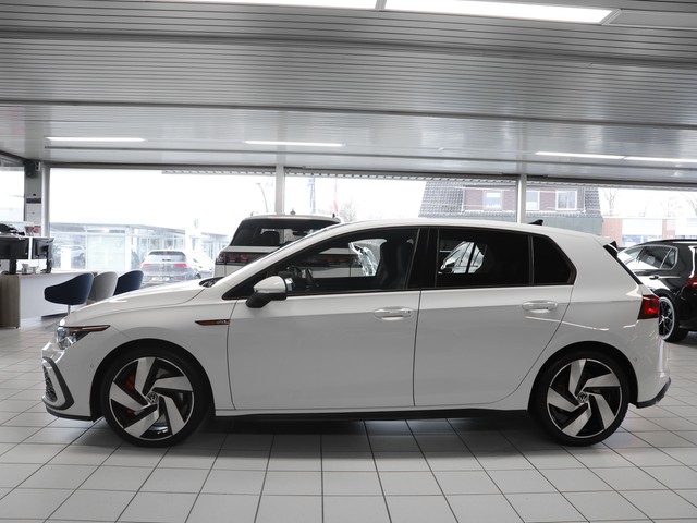 Volkswagen Golf VIII 2.0 TSI DSG GTI ACC Matrix R-Kamera Pano Navi 18"