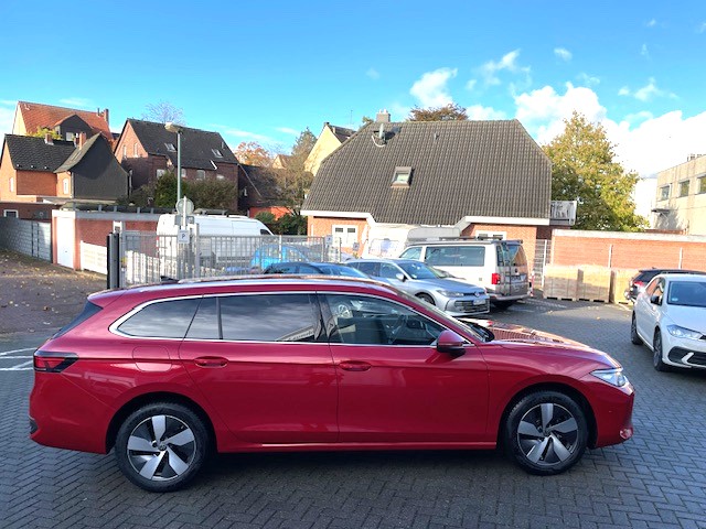 Volkswagen Passat Variant 1.5 eTSi DSG Business R-Kamera Navi 17Zoll elektr. Heckklappe ACC SideAssist