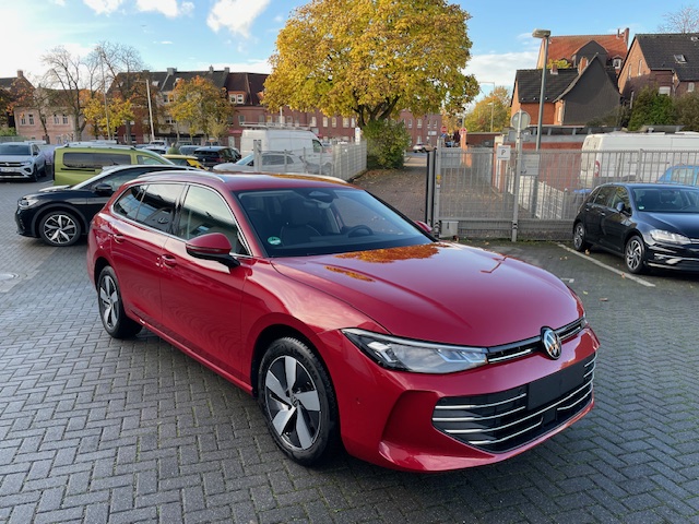 Volkswagen Passat Variant 1.5 eTSi DSG Business R-Kamera Navi 17Zoll elektr. Heckklappe ACC SideAssist