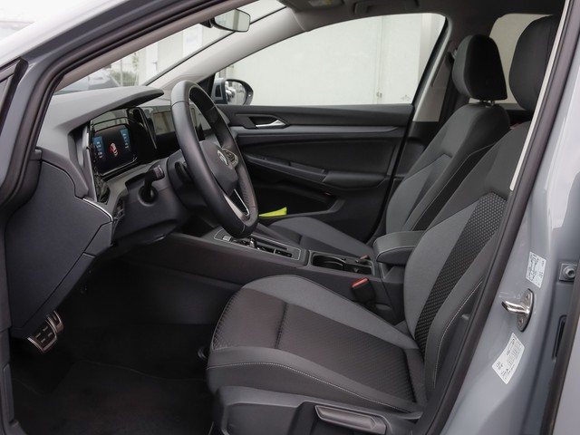 Volkswagen Golf VIII 1.0 eTSi DSG Active R-Kamera AHK NaviMedia SideAssist LED