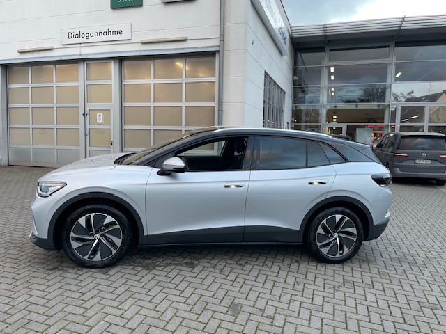 Volkswagen ID.4 Pro 210 kW Panoramad. R-Kamera elektr. Heckkl. Wärmep.