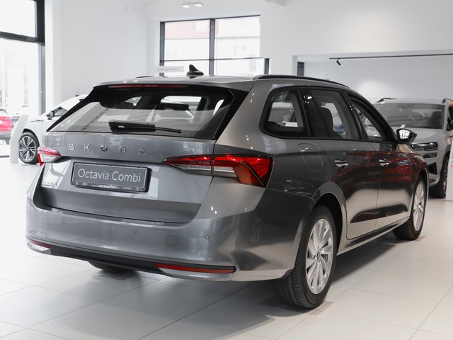 Skoda Octavia Combi Selection 1,5 eTSI DSG Pano Navi GRA SHZ LED