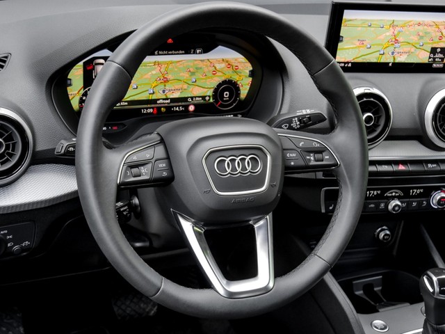 Audi Q2 40 quattro S LINE BLACKPAK CAM ACC LM18 NAVI+