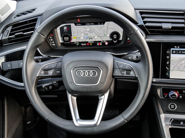 Audi Q3 35 advanced BLACKPAK STANDHZ. AHK CAM LM19